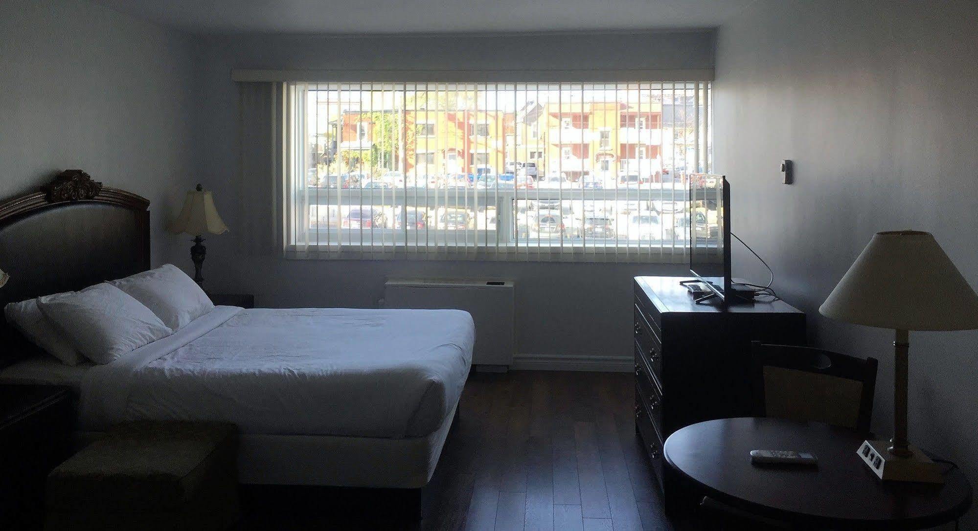 Duvernay Studios And Suites 가티노 외부 사진